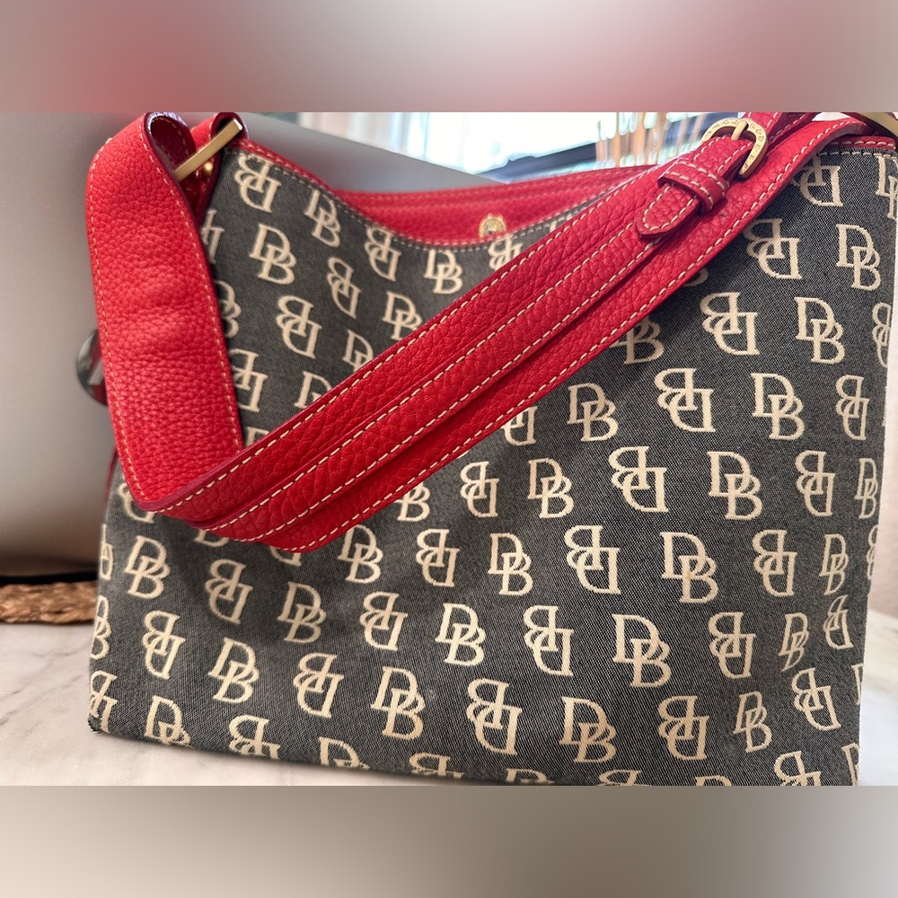 Dooney and Bourke handbag in excellent shape - Picture 2 of 9